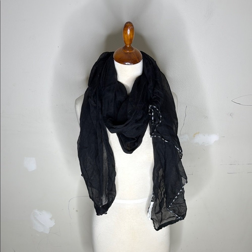 BCBGeneration Black and White Trimmed Lightweight Scarf Wrap OS